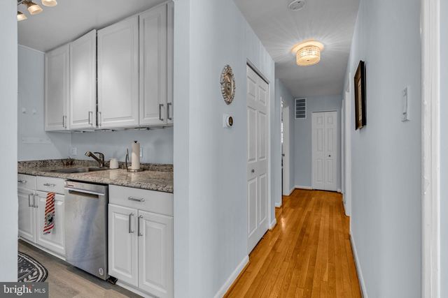 6403 HOLLINS DR, Bethesda, MD 20817