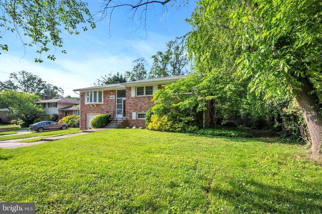 6403 HOLLINS DR, Bethesda, MD 20817