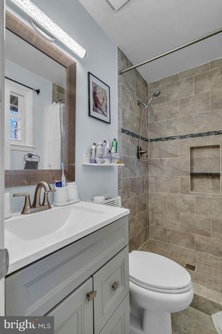 6403 HOLLINS DR, Bethesda, MD 20817