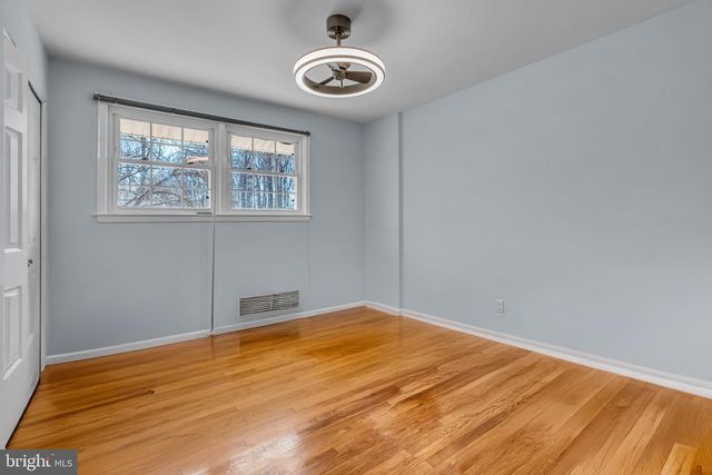 6403 HOLLINS DR, Bethesda, MD 20817