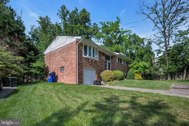 6403 HOLLINS DR, Bethesda, MD 20817