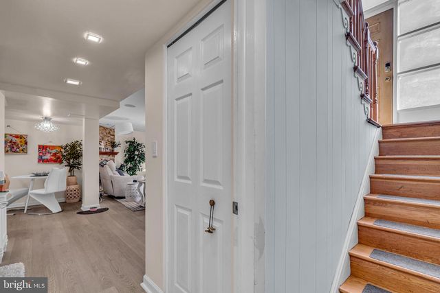 6403 HOLLINS DR, Bethesda, MD 20817