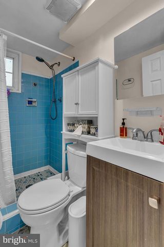 6403 HOLLINS DR, Bethesda, MD 20817