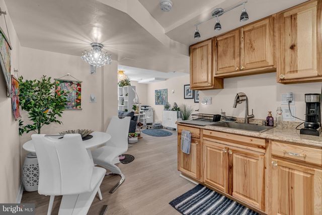 6403 HOLLINS DR, Bethesda, MD 20817