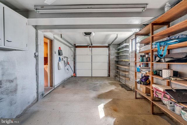 6403 HOLLINS DR, Bethesda, MD 20817