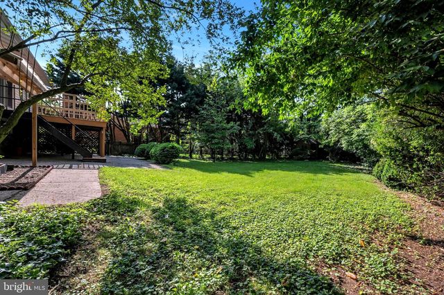 6403 HOLLINS DR, Bethesda, MD 20817