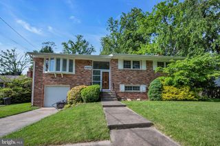 6403 HOLLINS DR, Bethesda, MD 20817