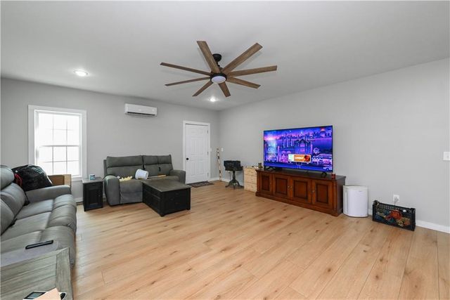 42 Meadows Lane, Senoia, GA 30276