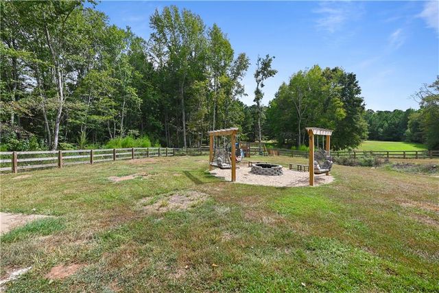 42 Meadows Lane, Senoia, GA 30276