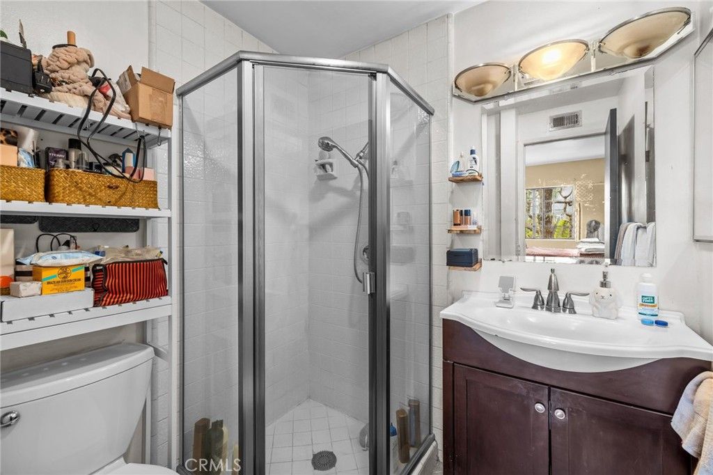 Image 27 of property listing at 8712 Gregory, Los Angeles, CA 90035