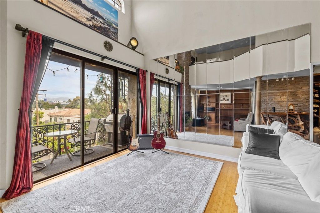 Image 3 of property listing at 8712 Gregory, Los Angeles, CA 90035
