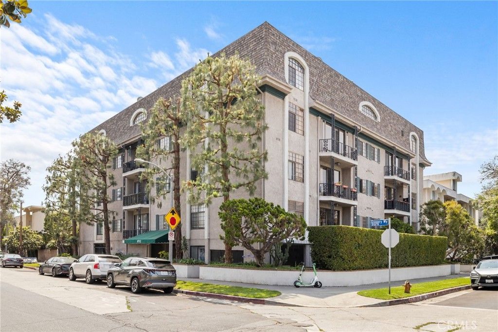 Image 36 of property listing at 8712 Gregory, Los Angeles, CA 90035