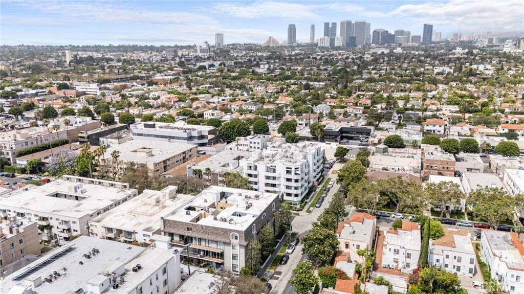 Image 43 of property listing at 8712 Gregory, Los Angeles, CA 90035