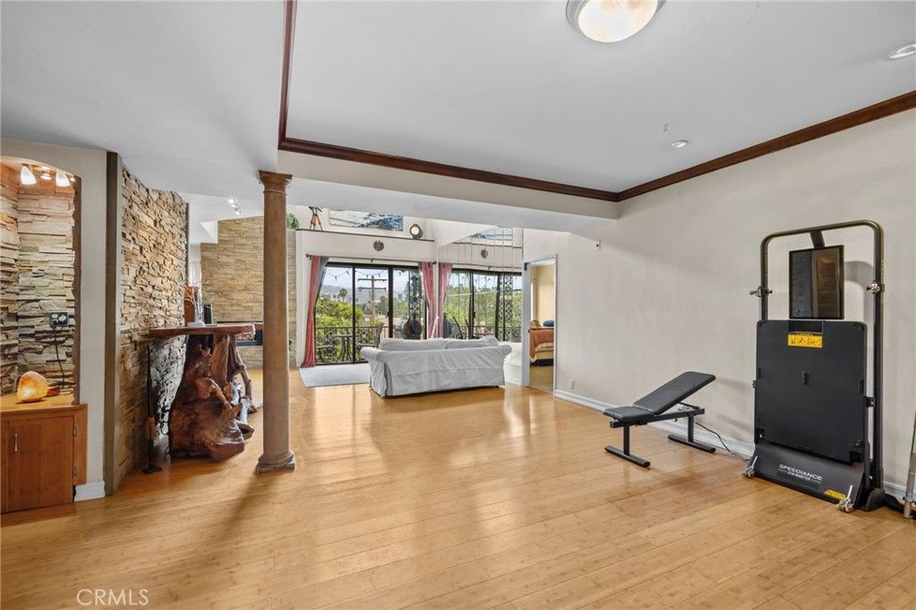 Image 6 of property listing at 8712 Gregory, Los Angeles, CA 90035