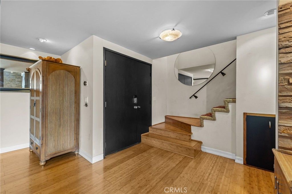 Image 7 of property listing at 8712 Gregory, Los Angeles, CA 90035