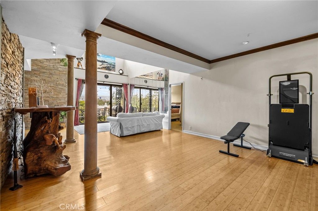 Image 8 of property listing at 8712 Gregory, Los Angeles, CA 90035