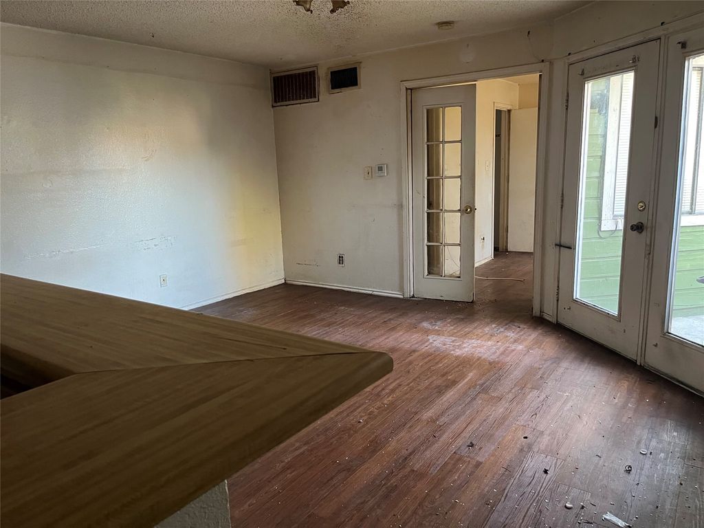 9823 Walnut Street 303, Dallas, TX 75243