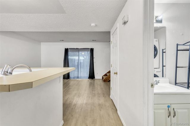 1545 S Ouray Circle B, Aurora, CO 80017