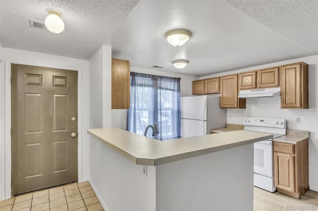 1545 S Ouray Circle B, Aurora, CO 80017