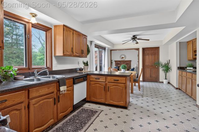3411 Foxhollow Court, Washington Township, MI 48094