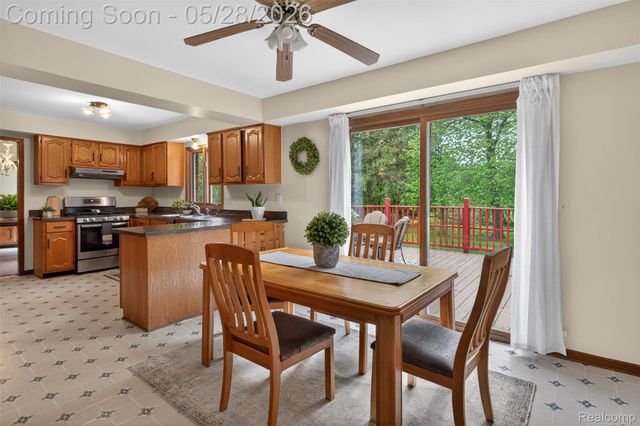 3411 Foxhollow Court, Washington Township, MI 48094