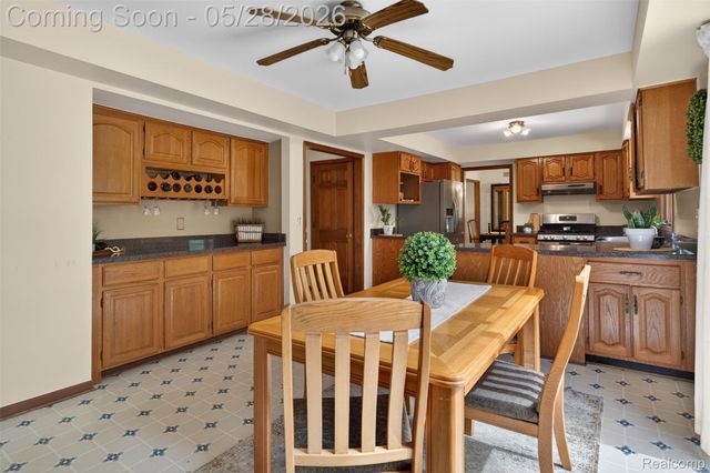 3411 Foxhollow Court, Washington Township, MI 48094