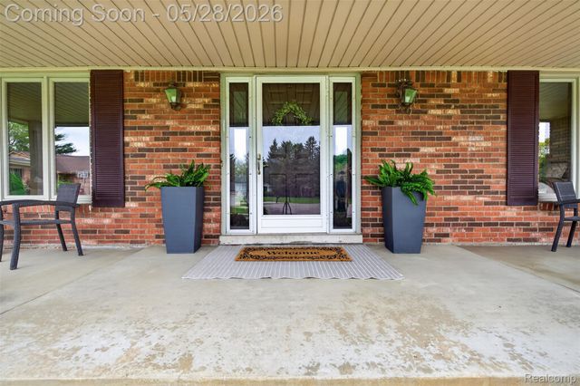 3411 Foxhollow Court, Washington Township, MI 48094