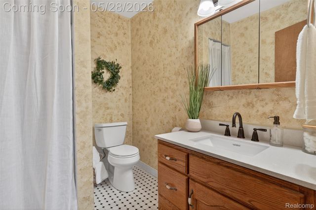 3411 Foxhollow Court, Washington Township, MI 48094