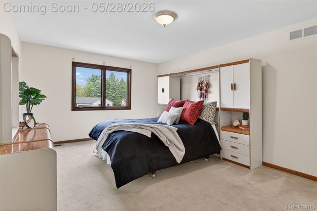 3411 Foxhollow Court, Washington Township, MI 48094