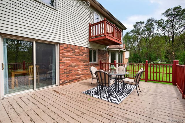 3411 Foxhollow Court, Washington Township, MI 48094