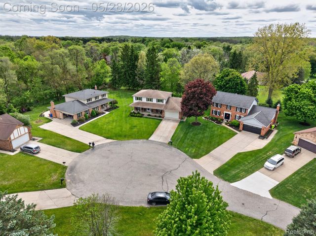 3411 Foxhollow Court, Washington Township, MI 48094