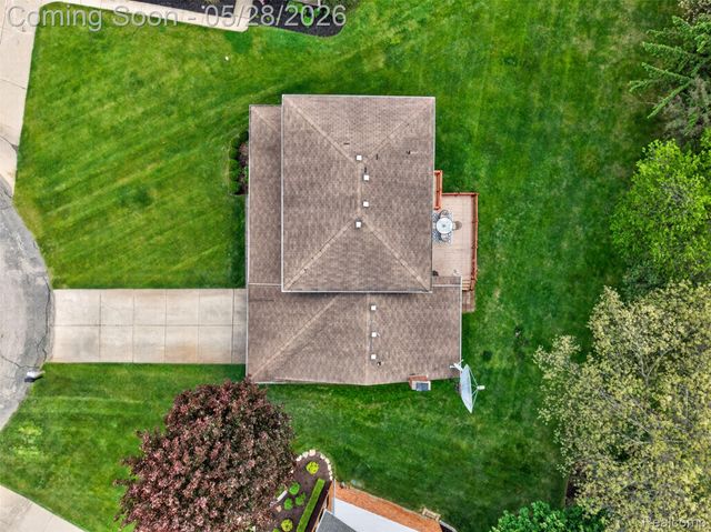 3411 Foxhollow Court, Washington Township, MI 48094