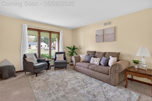 3411 Foxhollow Court, Washington Township, MI 48094