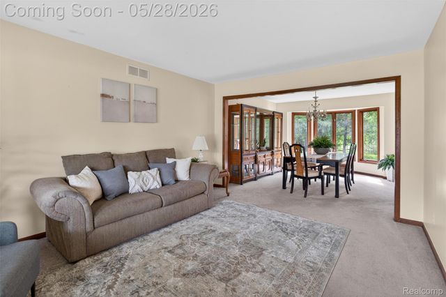 3411 Foxhollow Court, Washington Township, MI 48094