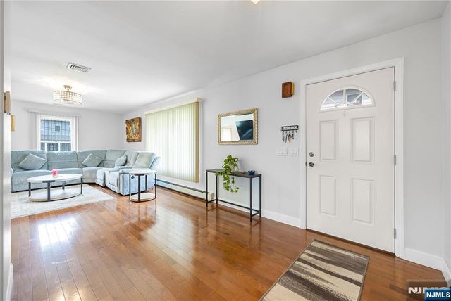 7 Henoch Avenue, Clifton, NJ 07013