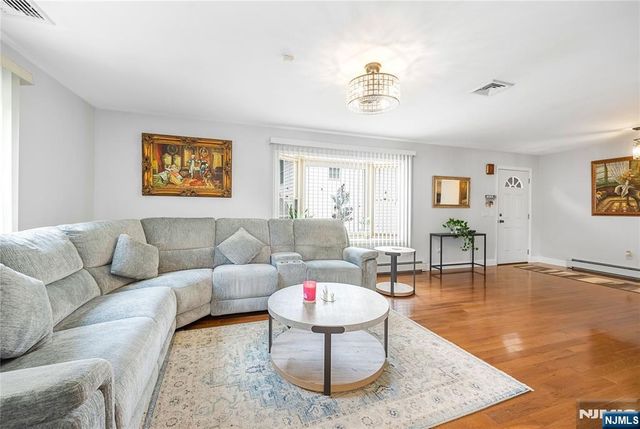 7 Henoch Avenue, Clifton, NJ 07013