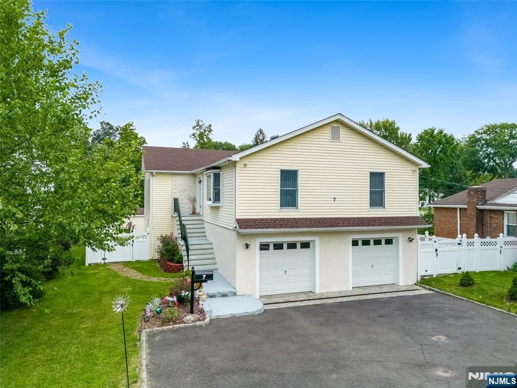 7 Henoch Avenue, Clifton, NJ 07013