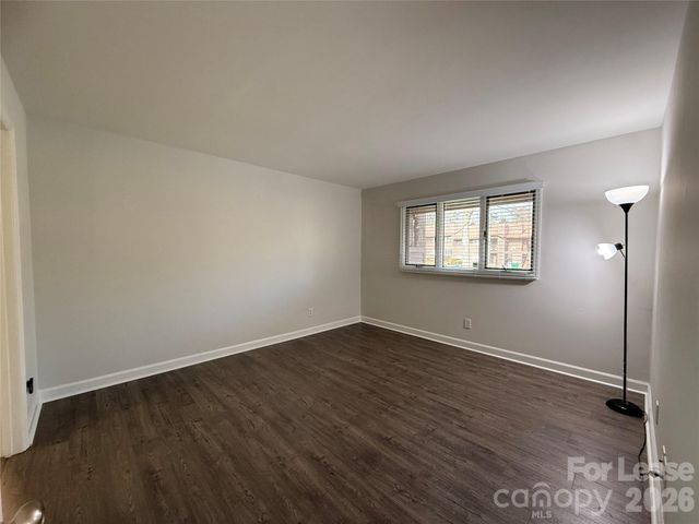 1855 J Julian Lane Apt E, Charlotte, NC 28208