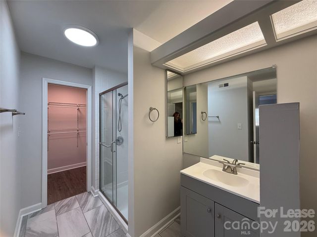 1855 J Julian Lane Apt E, Charlotte, NC 28208
