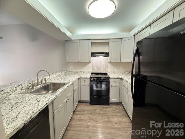 1855 J Julian Lane Apt E, Charlotte, NC 28208
