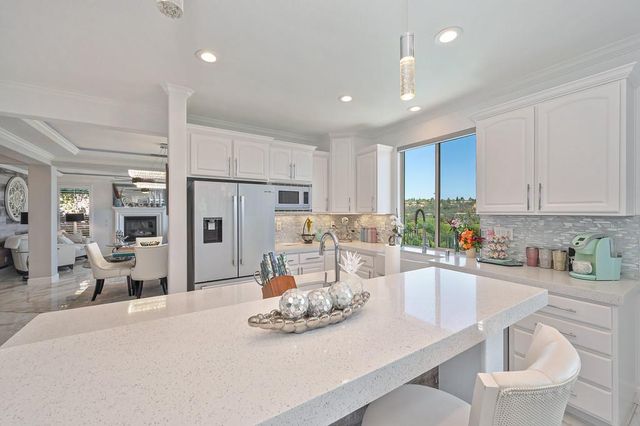 3881 Black Oak Dr, Rocklin, CA 95765