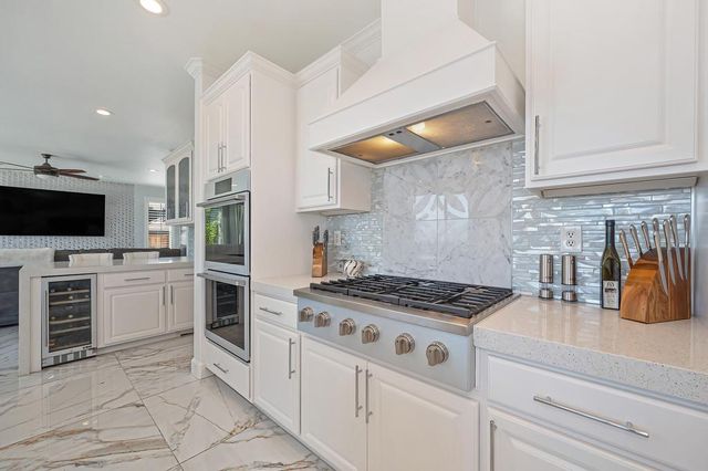 3881 Black Oak Dr, Rocklin, CA 95765