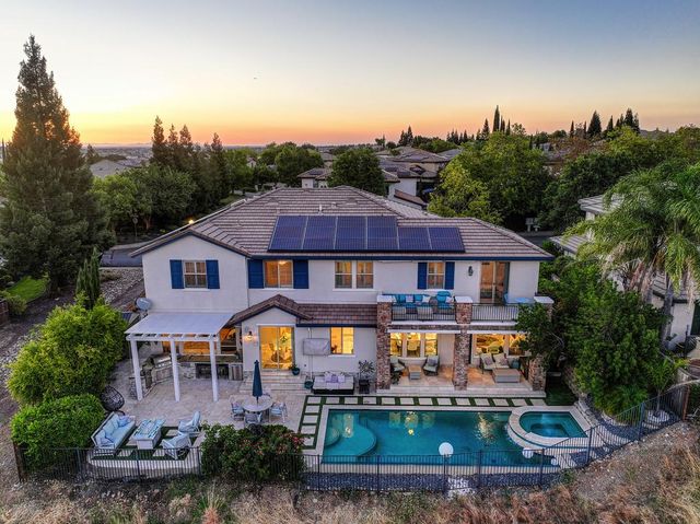 3881 Black Oak Dr, Rocklin, CA 95765
