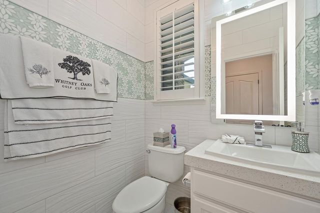 3881 Black Oak Dr, Rocklin, CA 95765