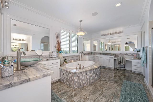 3881 Black Oak Dr, Rocklin, CA 95765