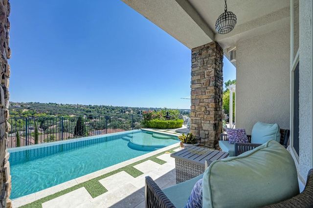 3881 Black Oak Dr, Rocklin, CA 95765