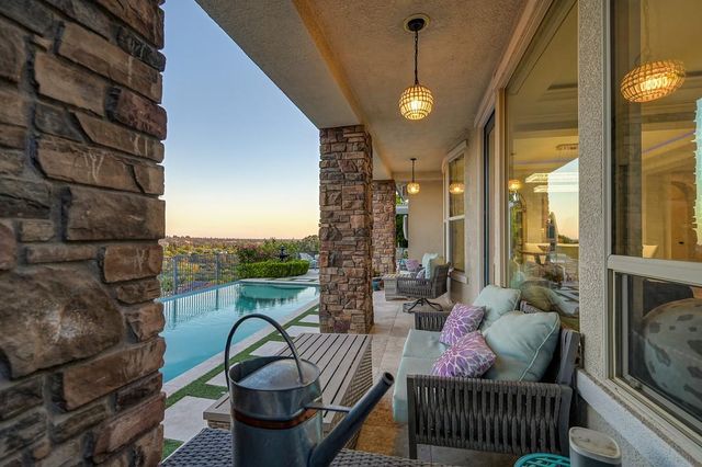 3881 Black Oak Dr, Rocklin, CA 95765