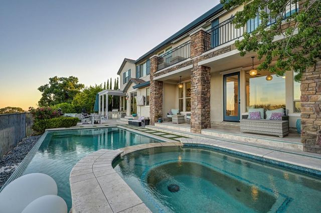 3881 Black Oak Dr, Rocklin, CA 95765