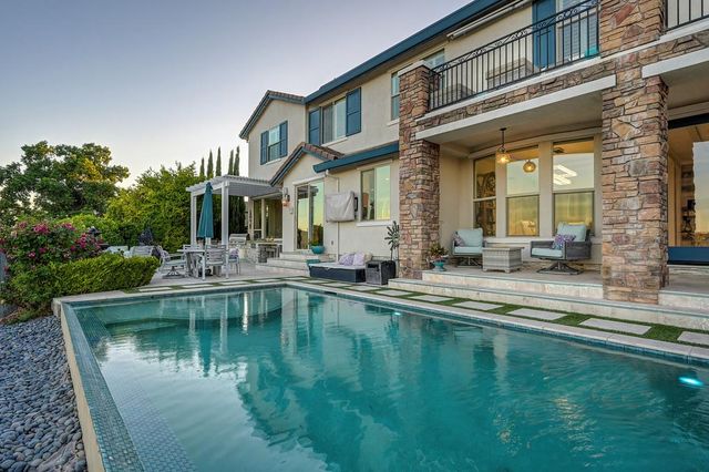 3881 Black Oak Dr, Rocklin, CA 95765