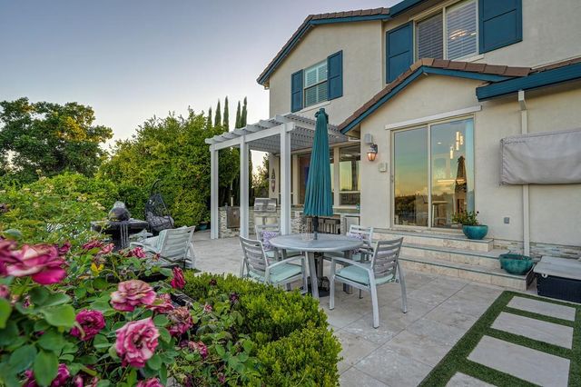 3881 Black Oak Dr, Rocklin, CA 95765